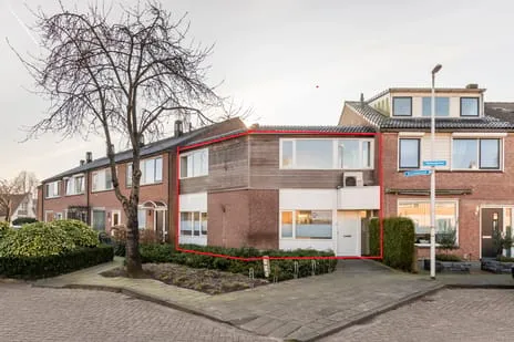 Tussenwoning te koop: Kastanjelaan 13, Arkel-Dorp Arkel