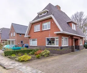 Twee-onder-één-kap te koop: Kastanjelaan 13, Parkwijk Stadskanaal