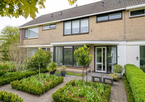 Tussenwoning te koop: Kastanjelaan 2, Van Van der Noot tot Slickerstraat Hoogwoud