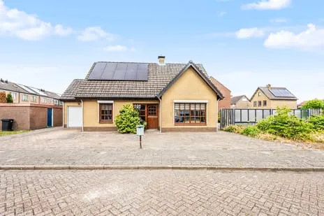 Vrijstaande woning te koop: Kastanjelaan 2, Polderken Sint Jansteen