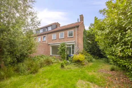 Corner house for sale: Kastanjelaan 26, Florabuurt Alblasserdam