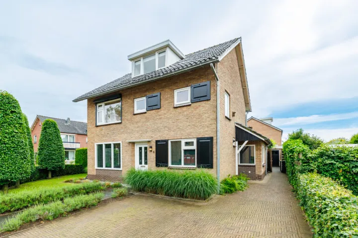 Vrijstaande woning te koop: Kastanjelaan 4, De Maaten Wierden