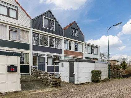 Tussenwoning te koop: Kastanjelaan 42, Harmelen