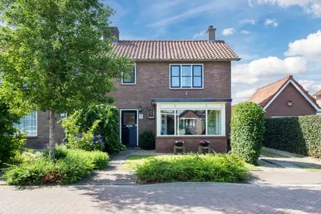 Twee-onder-één-kap te koop: Kastanjelaan 5, Heerde Heerde