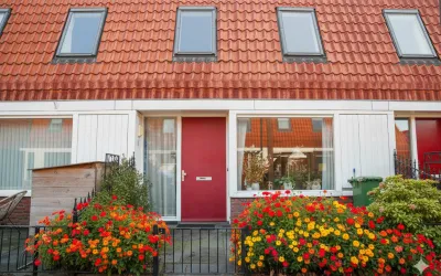 Tussenwoning te koop: Kastanjelaan 6, Zaandam