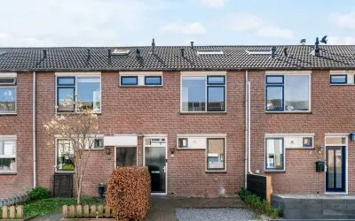 Tussenwoning te koop: Kastanjelaan 69, Driebruggen Kern Driebruggen