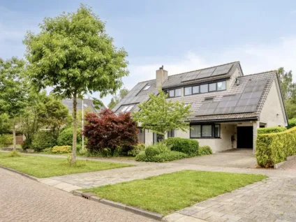 Detached house for sale: Kastanjelaan 8, Bovenbroek Kampen