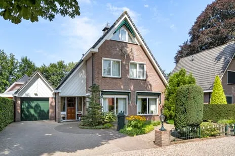 Twee-onder-één-kap te koop: Kastanjelaan Oost 27, Lunteren-Oost Lunteren