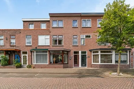 Tussenwoning te koop: Kastanjestraat 7, Tussenbeeksbuurt Ijmuiden
