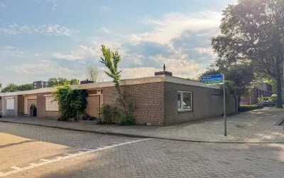 Hoekwoning te koop: Kasteel Brederodestraat 32, Kastelenbuurt Noord Tilburg