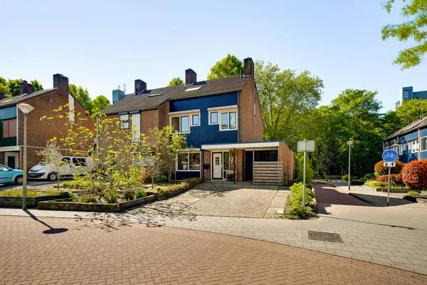 Hoekwoning te koop: Kasteel Daelenbroeckstraat 97, Kastelenbuurt Roermond