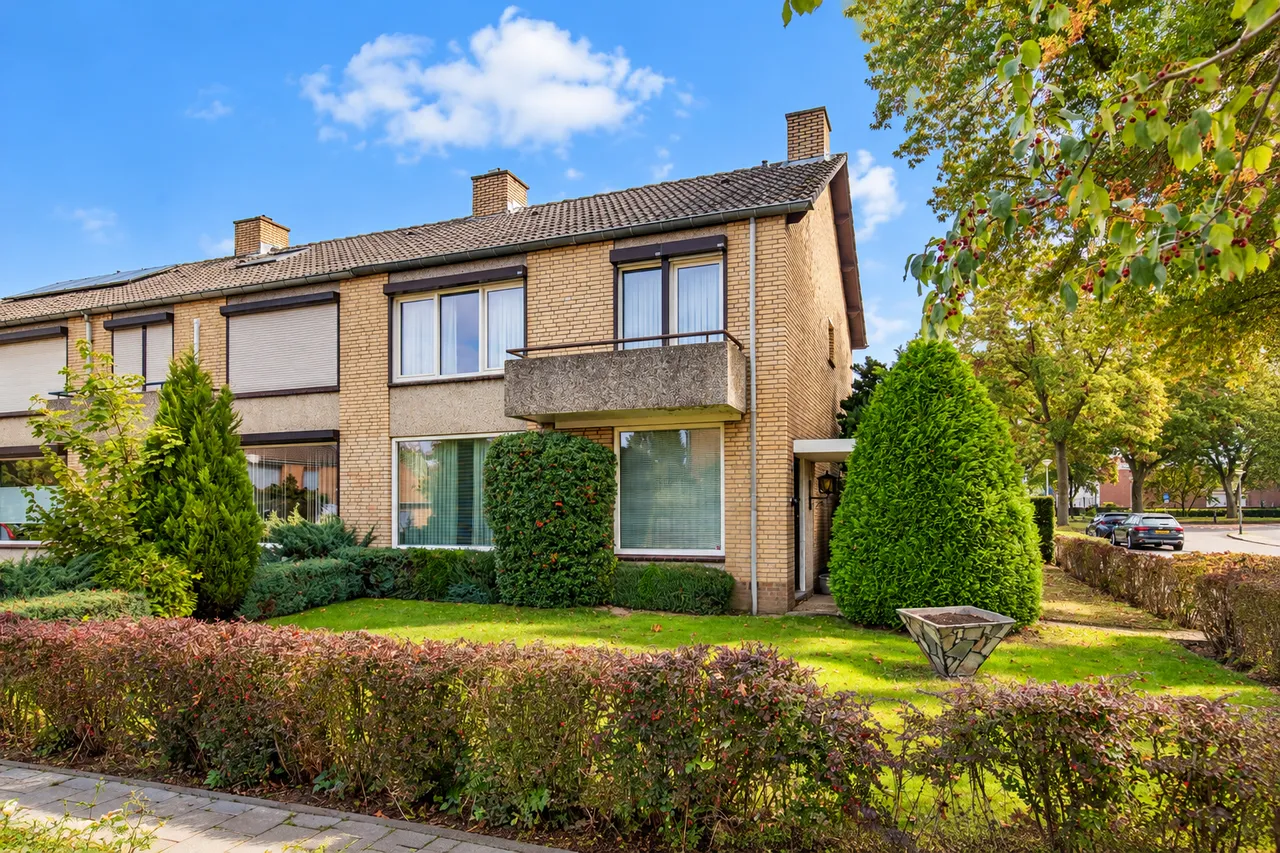 Hoekwoning te koop: Kasteel Hillenraedtstraat 17, Roermond