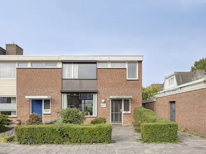 Hoekwoning te koop: Kasteel Lichtenbergstraat 1, Kastelenbuurt Noord Tilburg