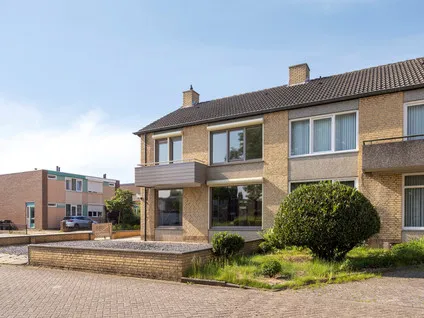 Twee-onder-één-kap te koop: Kasteel Malborghstraat 20, Kastelenbuurt Roermond