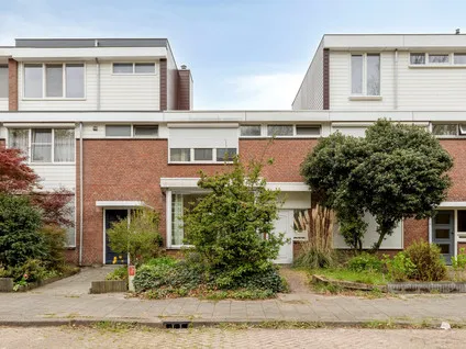 Tussenwoning te koop: Kasteel Amerongenstraat 15, Tilburg