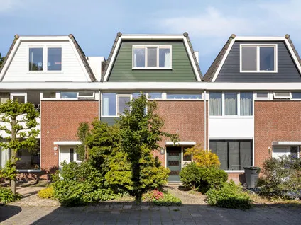 Tussenwoning te koop: Kasteel Heeswijkstraat 15, Kastelenbuurt Noord Tilburg