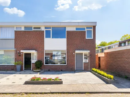 Hoekwoning te koop: Kasteel Heeswijkstraat 20, Kastelenbuurt Noord Tilburg