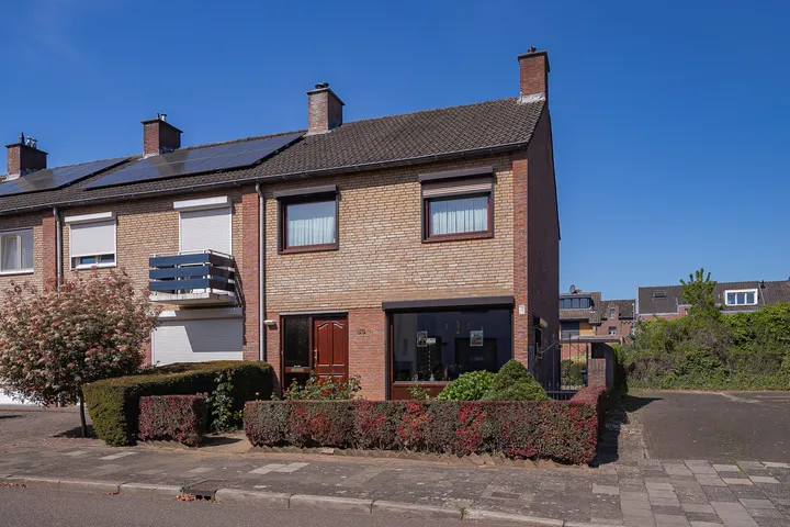 Hoekwoning te koop: Kasteel Petersheimstraat 36, Nazareth Maastricht