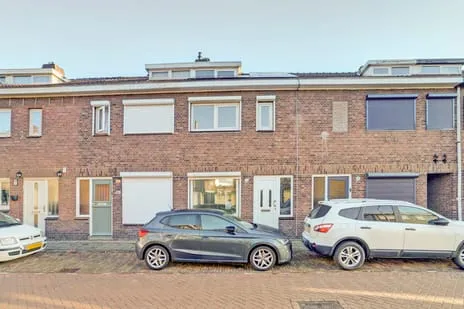 Tussenwoning te koop: Kasteeldreef 38, Textielbuurt Oost Tilburg
