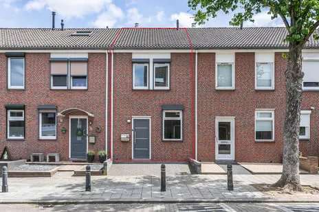 Tussenwoning te koop: Kasteelstraat 66, Rozengaard Brunssum