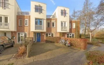 Tussenwoning te koop: Kasteeltuin 6, Tuinen Houten