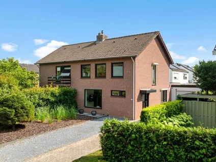 Twee-onder-één-kap te koop: Kastelenweg 28, Overhoven Sittard