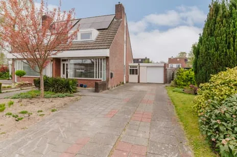 Twee-onder-één-kap te koop: Kattebos 75, De Greiden Heerenveen
