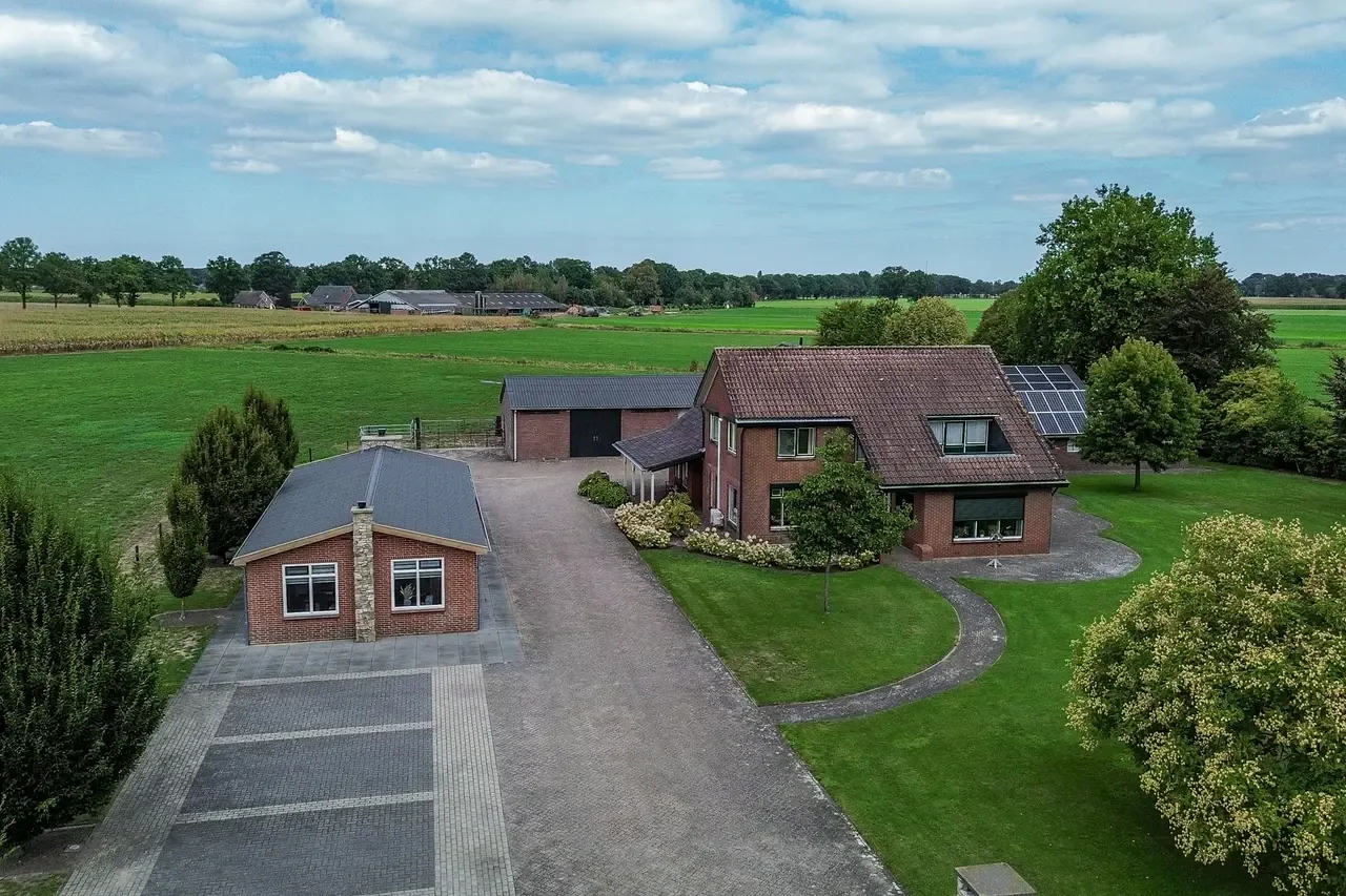 Twee-onder-één-kap te koop: Kattendijk 2, Halle