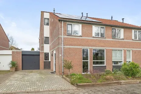 Tussenwoning te koop: Kaukasus 42, Helmond