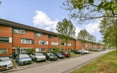 Tussenwoning te koop: Kees Verweystraat 37, Tussen de Vaarten Z.- Noordwest Almere