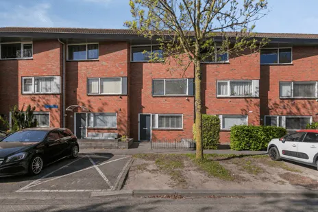 Tussenwoning te koop: Kees Verweystraat 43, Tussen de Vaarten Z.- Noordwest Almere