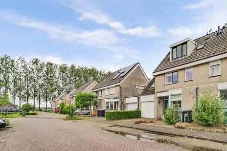 Terraced house for sale: Keizersdam 145, Dammenbuurt Oosterhout (Nb)