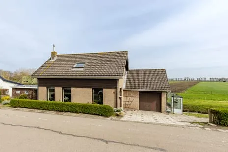 Vrijstaande woning te koop: Keizersdijk 72, Strijen Woonkern Strijen