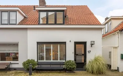 Twee-onder-één-kap te koop: Keizerstraat 17, Binnenstad Noord Harderwijk