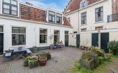 Tussenwoning te koop: Keizerstraat 17, Nobelstraat en omgeving Utrecht