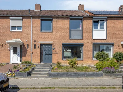 Tussenwoning te koop: Keizerstraat 58, Brunssum