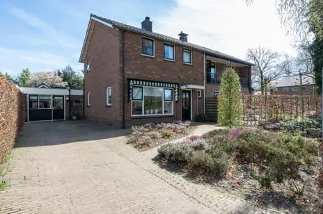 Twee-onder-één-kap te koop: Kelnarijstraat 32, Putten-Noord Putten