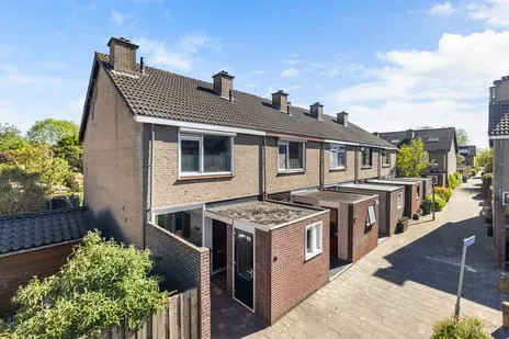 Hoekwoning te koop: Kemphaanpad 11, Strijen Woonkern Strijen