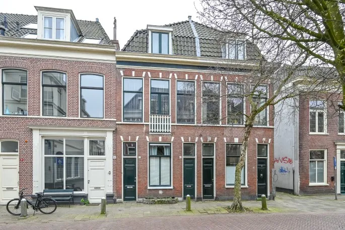 Hoekwoning te koop: Kenaustraat 10AZW, Stationsbuurt Haarlem