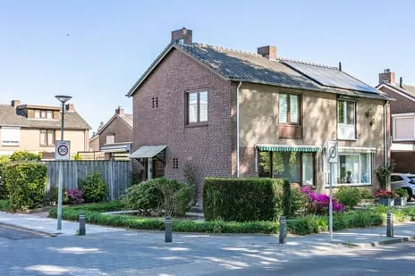 Twee-onder-één-kap te koop: Kennedylaan 32, De Kling Brunssum