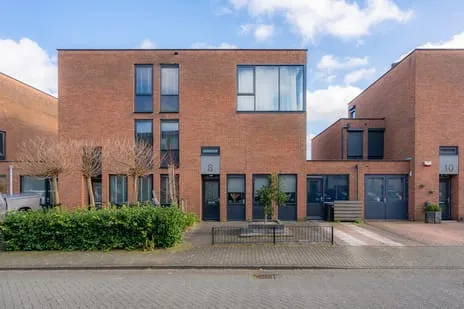 Tussenwoning te koop: Kennemerpoort 8, Nieuw-Vennep Getsewoud Noord Nieuw-Vennep
