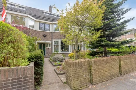 Tussenwoning te koop: Kennemerstraatweg 143, Burgemeesterskwartier Alkmaar