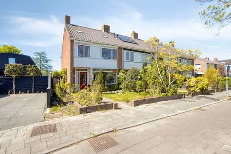 Hoekwoning te koop: Kennemerstraatweg 259A, Oud Zuid Heiloo