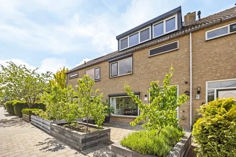 Tussenwoning te koop: Kerkboomstraat 2, Schelluinen-Dorp Schelluinen