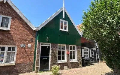 Twee-onder-één-kap te koop: Kerkbuurt 16, Havenbuurt en Kerkbuurt Marken