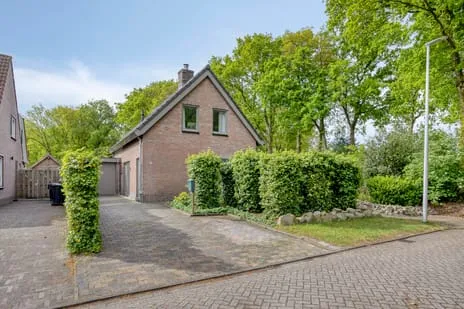 Vrijstaande woning te koop: Kerkdreef 2, Nijeholtpade Nijeholtpade