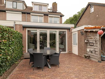 Tussenwoning te koop: Kerkeland 4, Schoonrewoerd kern Schoonrewoerd