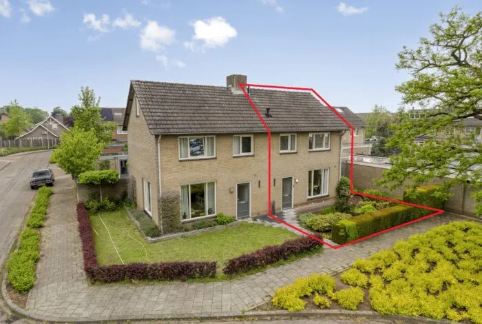 Twee-onder-één-kap te koop: Kerkenveld 7, Beugen Centrum Beugen
