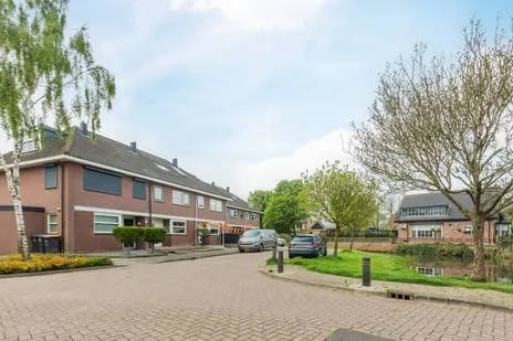 Terraced house for sale: Kerkepad 48, Eemdijk Eemdijk