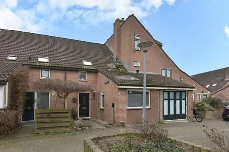 Tussenwoning te koop: Kerketuin 62, Risdam-Noord - Buurt 21 00 Zwaag